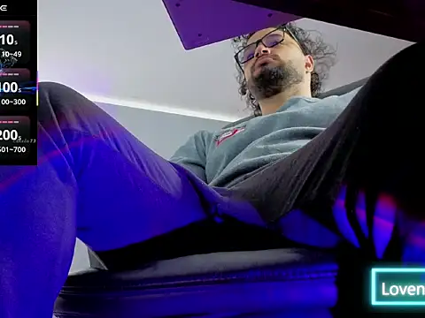 Snapshot of Ernesto-Rodriguez82 chatting on 09-27-25, 01:27 Ernesto-Rodriguez82 online show from 09-27-25, 01:27