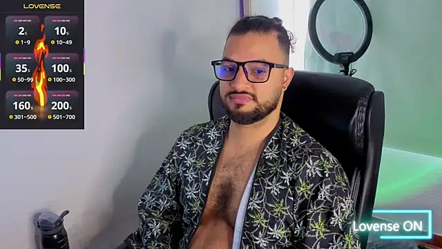 Snapshot of Ernesto-Rodriguez82 chatting on 10-01-25, 03:29 Ernesto-Rodriguez82 online show from 10-01-25, 03:29