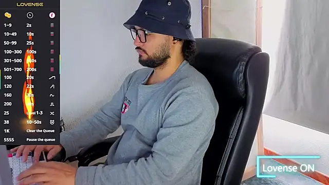 Snapshot of Ernesto-Rodriguez82 chatting on 10-08-25, 03:31 Ernesto-Rodriguez82 online show from 10-08-25, 03:31