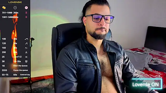 Snapshot of Ernesto-Rodriguez82 chatting on 10-24-25, 10:44 Ernesto-Rodriguez82 online show from 10-24-25, 10:44