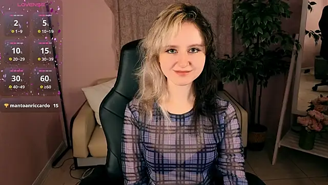 girl next doorr online show from 07-05-26, 01:18