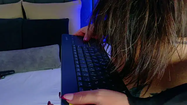 Adaa Stone online show from 11-08-25, 04:12