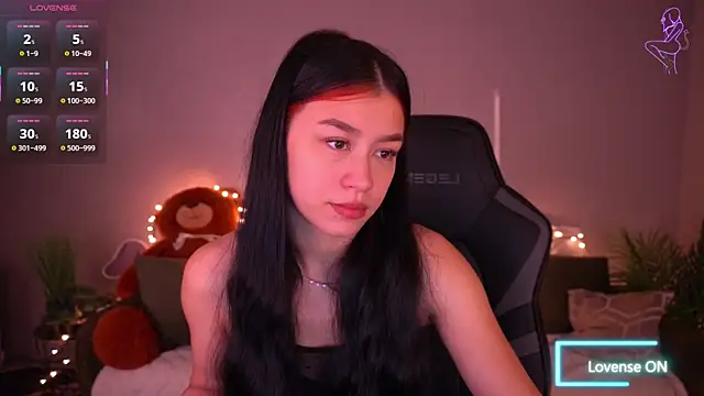 Snapshot of FataleNellie chatting on 02-11-26, 10:37 FataleNellie online show from 02-11-26, 10:37