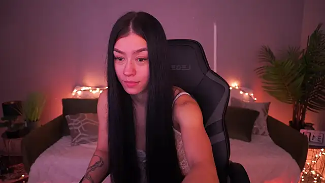 Snapshot of FataleNellie chatting on 03-15-26, 10:38 FataleNellie online show from 03-15-26, 10:38