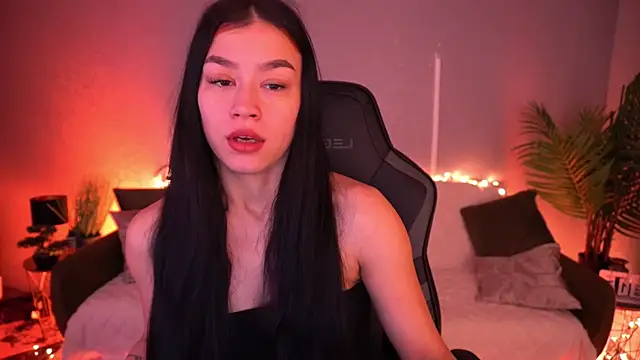 Snapshot of FataleNellie chatting on 03-17-26, 10:02 FataleNellie online show from 03-17-26, 10:02