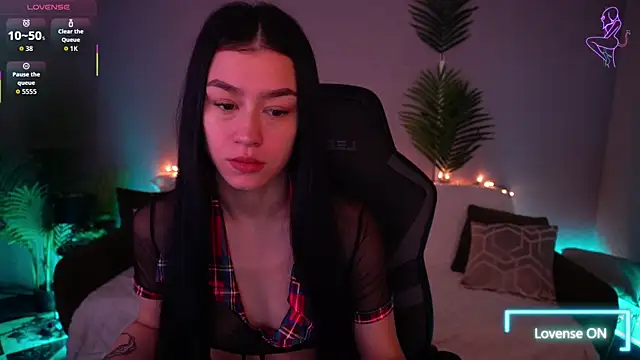 Snapshot of FataleNellie chatting on 03-27-26, 09:58 FataleNellie online show from 03-27-26, 09:58