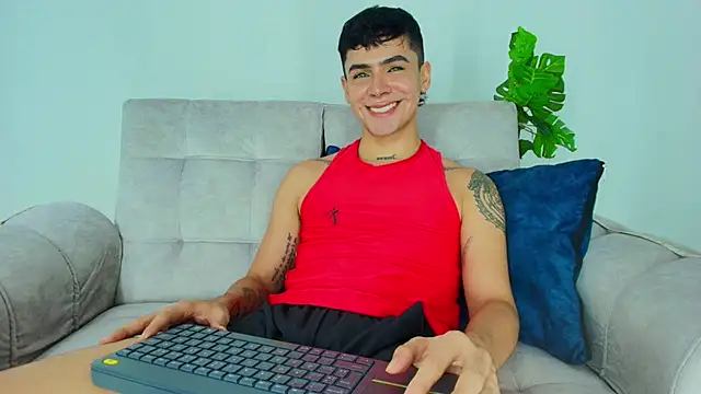 CamiiGuzmanX online show from 10-11-25, 11:36