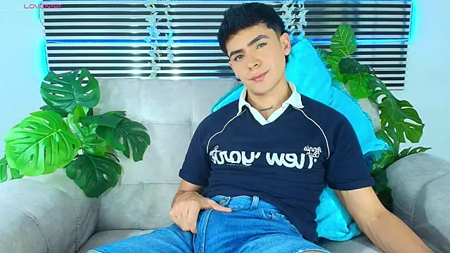 CamiiGuzmanX online show from 05-01-26, 08:24
