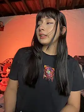 Snapshot of kaori_77 chatting on 09-09-25, 02:11 kaori 77 online show from 09-09-25, 02:11