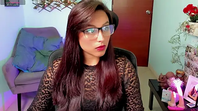 Cameroon-Diaz online show from 02-06-26, 02:09