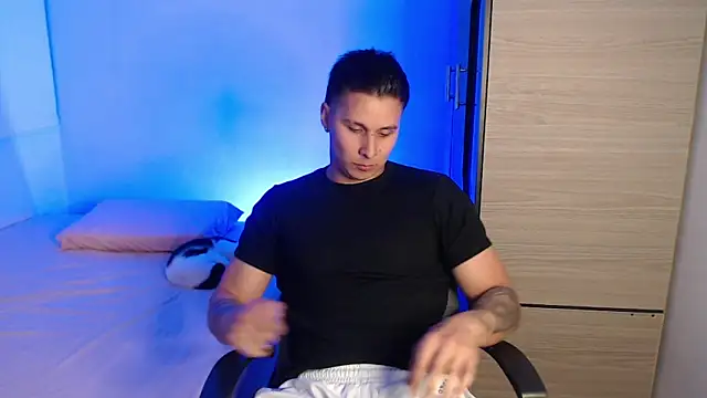 Snapshot of valentinosex1 chatting on 02-10-26, 10:58 valentinosex1 online show from 02-10-26, 10:58