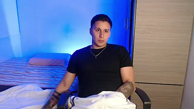 Snapshot of valentinosex1 chatting on 02-16-26, 11:45 valentinosex1 online show from 02-16-26, 11:45