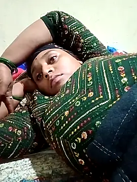 Hot crety online show from 10-17-25, 02:08