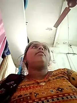 Hot crety online show from 10-31-25, 08:37