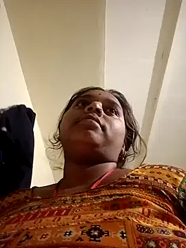 Hot crety online show from 11-18-25, 01:04