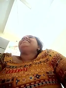 Hot crety online show from 11-19-25, 01:05