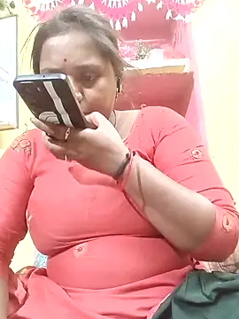 Snapshot of Hot_crety chatting on 05-21-26, 04:03 Hot crety online show from 05-21-26, 04:03