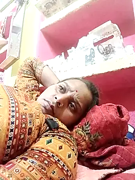 Snapshot of Hot_crety chatting on 06-02-26, 03:14 Hot crety online show from 06-02-26, 03:14