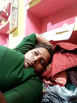 Snapshot of Hot_crety chatting on 06-04-26, 03:29 Hot crety online show from 06-04-26, 03:29