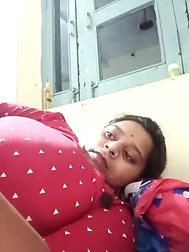 Snapshot of Hot_crety chatting on 06-27-26, 04:56 Hot crety online show from 06-27-26, 04:56