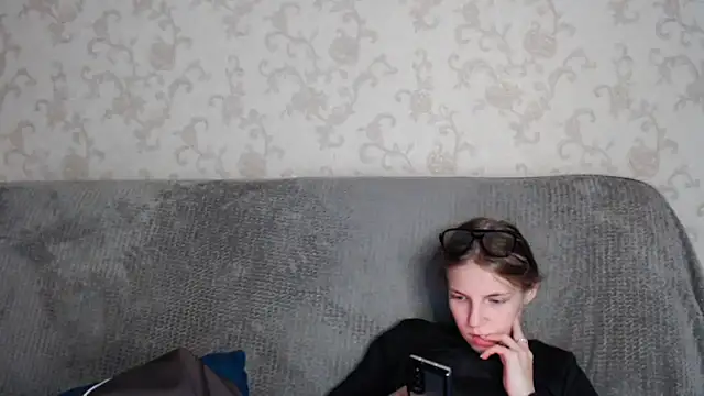 Snapshot of HitGyrl chatting on 10-08-25, 01:09 HitGyrl online show from 10-08-25, 01:09