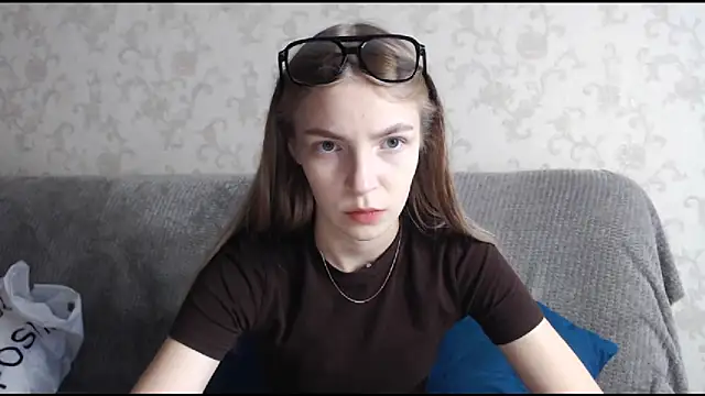 Snapshot of HitGyrl chatting on 10-25-25, 07:49 HitGyrl online show from 10-25-25, 07:49