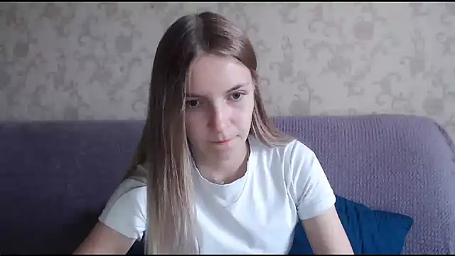 Snapshot of HitGyrl chatting on 10-29-25, 08:16 HitGyrl online show from 10-29-25, 08:16