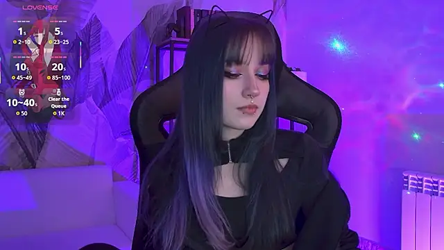 LiliLuna online show from 02-11-26, 03:28