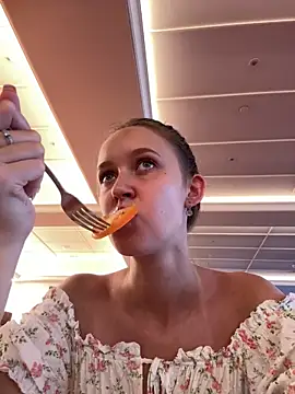 ElliRose online show from 10-11-25, 12:32