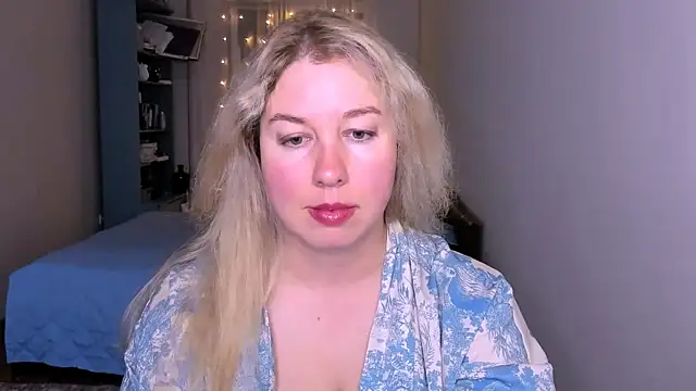 NancySanders online show from 06-25-26, 08:13
