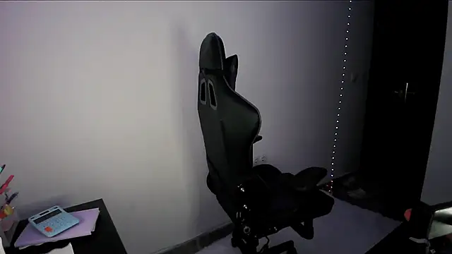 Snapshot of violetofsecret chatting on 11-13-25, 12:37 violetofsecret online show from 11-13-25, 12:37