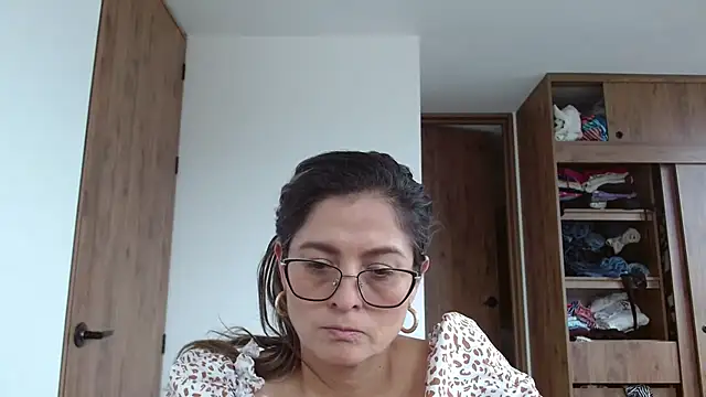 linda-mature43 online show from 09-12-25, 06:30
