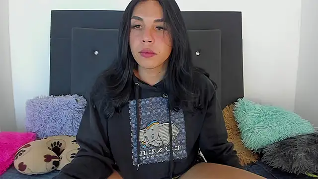 Adrianna Arias online show from 12-14-25, 06:19