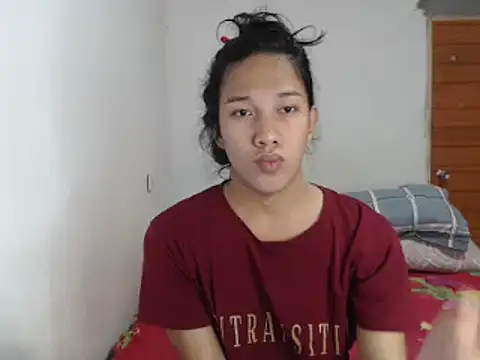 Snapshot of miss_venus11 chatting on 10-02-25, 10:28 miss venus11 online show from 10-02-25, 10:28