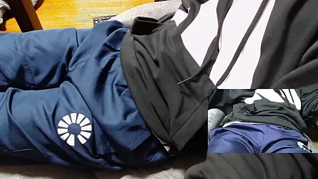 Snapshot of Yasu2000 chatting on 03-11-26, 01:33 Yasu2000 online show from 03-11-26, 01:33