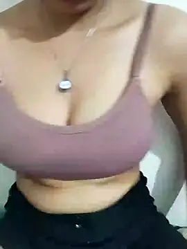 Snapshot of NAIRA5677 chatting on 10-12-25, 04:06 NAIRA5677 online show from 10-12-25, 04:06