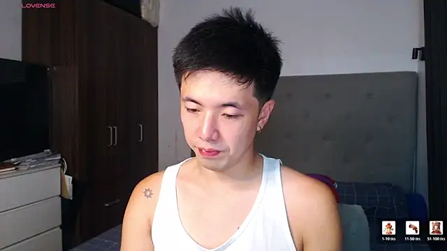 Snapshot of Addictiveboi chatting on 02-26-26, 05:06 Addictiveboi online show from 02-26-26, 05:06