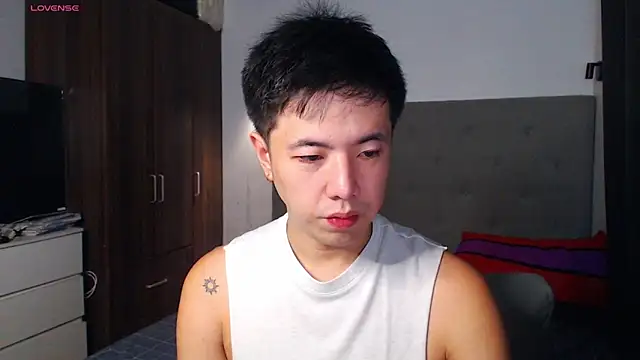 Snapshot of Addictiveboi chatting on 03-06-26, 03:58 Addictiveboi online show from 03-06-26, 03:58