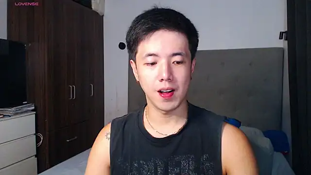 Snapshot of Addictiveboi chatting on 03-12-26, 03:34 Addictiveboi online show from 03-12-26, 03:34