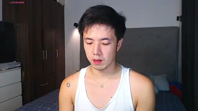 Snapshot of Addictiveboi chatting on 03-25-26, 02:06 Addictiveboi online show from 03-25-26, 02:06