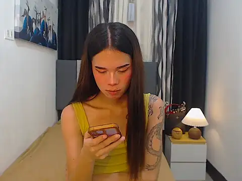 Snapshot of Colette_Thompson chatting on 04-22-26, 12:50 Colette Thompson online show from 04-22-26, 12:50