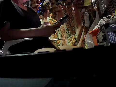 Snapshot of Hotzoey16 chatting on 12-23-25, 12:08 Hotzoey16 online show from 12-23-25, 12:08