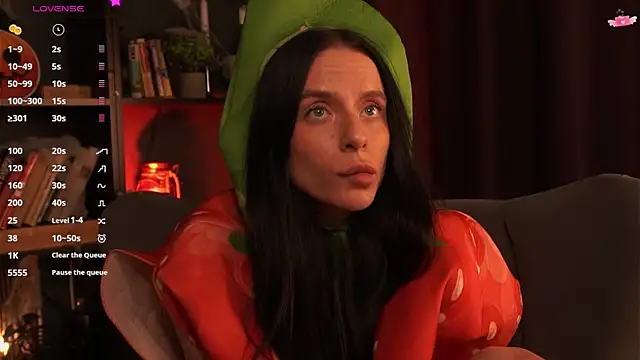 Snapshot of livia_starwars chatting on 10-30-25, 09:26 livia starwars online show from 10-30-25, 09:26