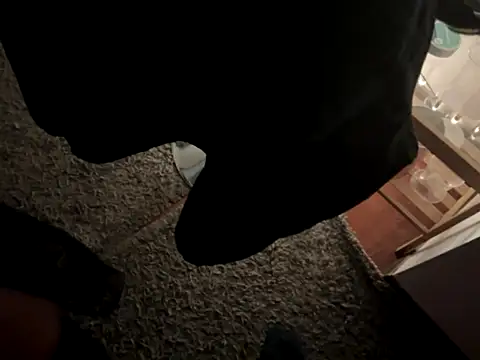 Snapshot of valedrams chatting on 10-21-25, 10:38 valedrams online show from 10-21-25, 10:38