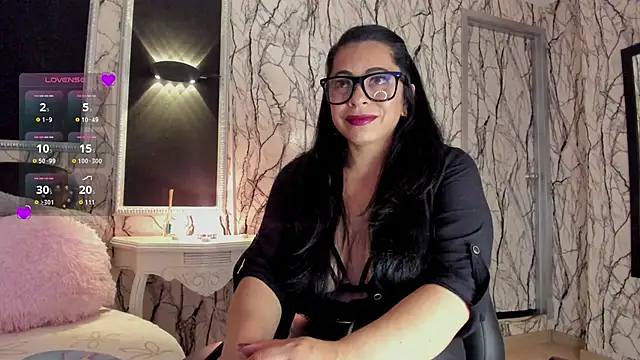 Snapshot of adelinemoretti chatting on 02-27-26, 08:53 adelinemoretti online show from 02-27-26, 08:53