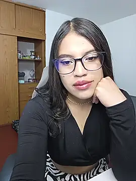 asumi 18 online show from 10-08-25, 09:40