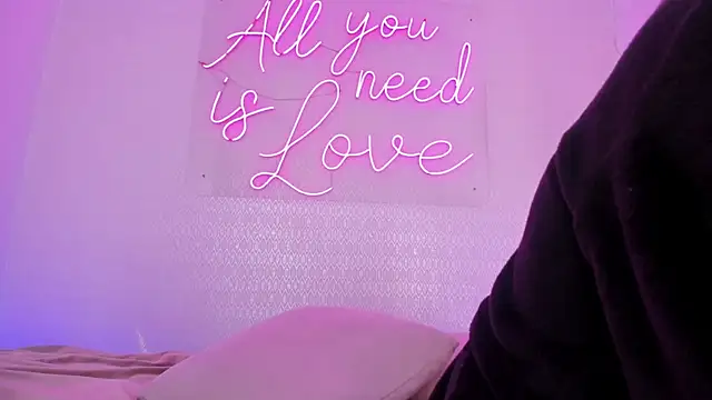 aleksandramiller  online show from 05-11-26, 02:45