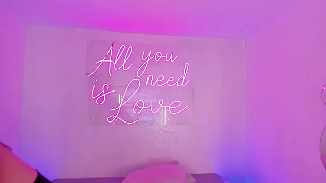 aleksandramiller  online show from 05-12-26, 01:08