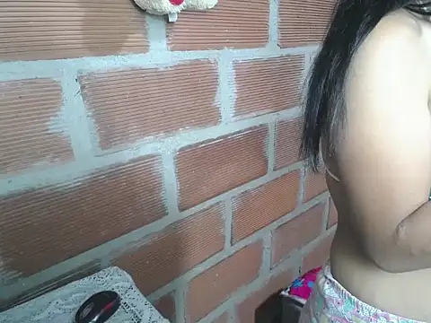 Snapshot of melen_xiomi08 chatting on 10-31-25, 04:02 melen xiomi08 online show from 10-31-25, 04:02