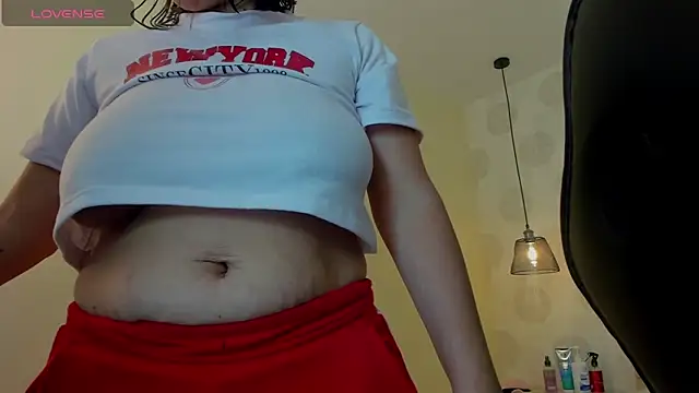 Snapshot of GIANAMILLER6 chatting on 10-01-25, 12:11 GIANAMILLER6 online show from 10-01-25, 12:11